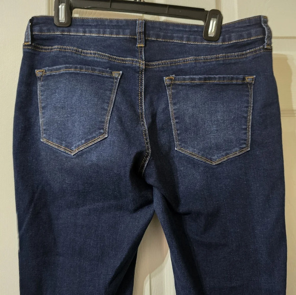 Kancan Mid Rise Gradient Skinny Jeans, Dark Wash, Lots of Stretch, Size 13, EUC! - Picture 6 of 11